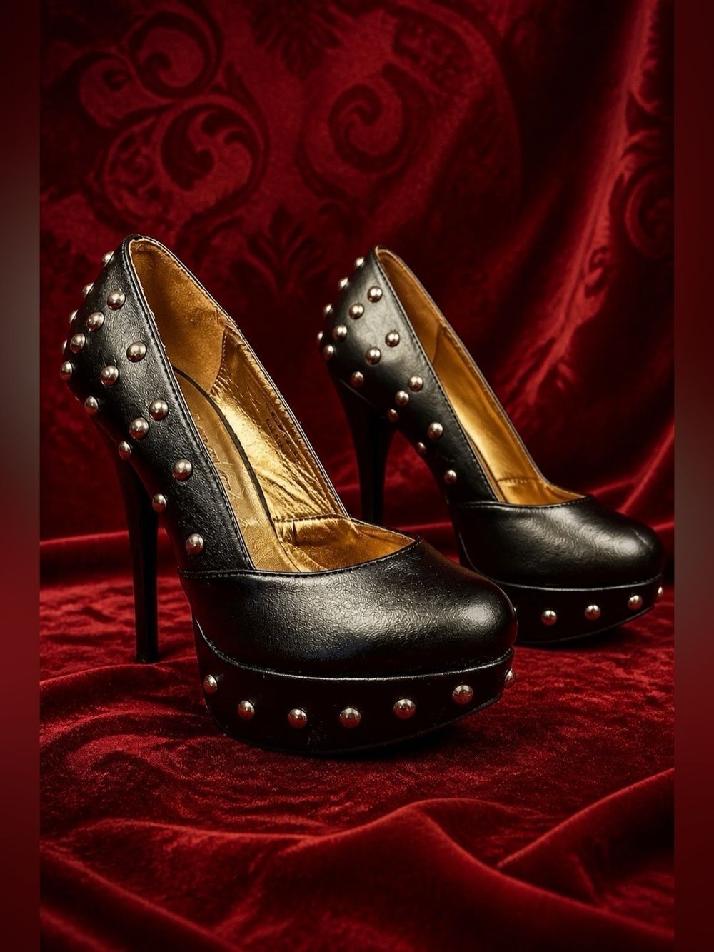 BLACK LEATHER w GOLD STUDDED SPIKE PLATFORMS 8M
